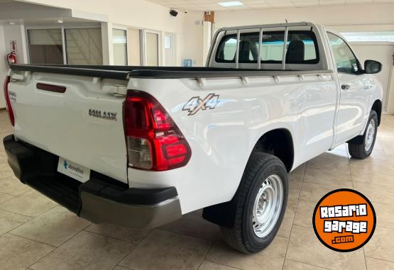 Camionetas - Toyota hilux dx 2017 Diesel 304301Km - En Venta