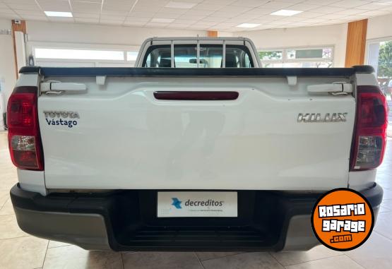 Camionetas - Toyota hilux dx 2017 Diesel 304301Km - En Venta