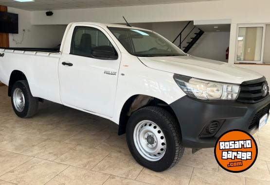 Camionetas - Toyota hilux dx 2017 Diesel 304301Km - En Venta
