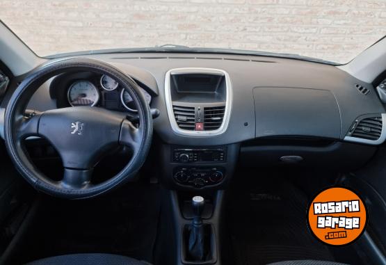Autos - Peugeot 207 2013 Nafta 110000Km - En Venta