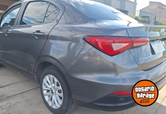 Autos - Fiat Cronos DRIVE mt 2021 Nafta 120000Km - En Venta