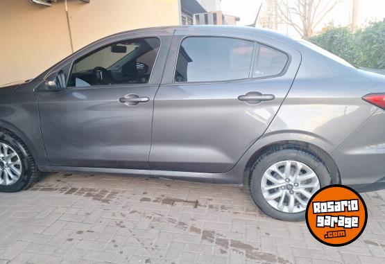 Autos - Fiat Cronos DRIVE mt 2021 Nafta 120000Km - En Venta