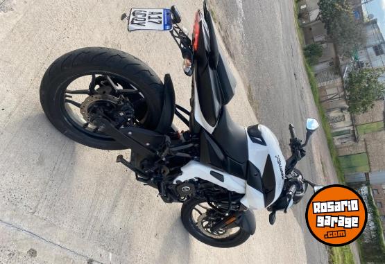 Motos - Bajaj Rouser ns200 2023 Nafta 16400Km - En Venta