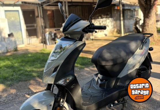 Motos - Kymco Agiliity 125 2024 Nafta 11500Km - En Venta