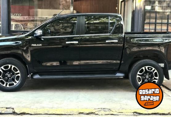 Camionetas - Toyota HILUX SRX 4X4 AUTOMATICA 2023 Diesel 179000Km - En Venta