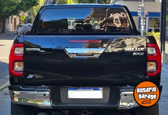 Camionetas - Toyota HILUX SRX 4X4 AUTOMATICA 2023 Diesel 179000Km - En Venta