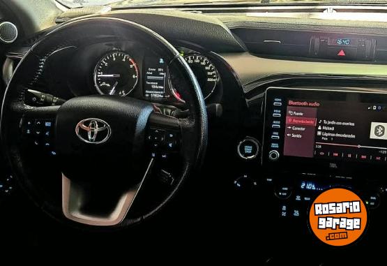 Camionetas - Toyota HILUX SRX 4X4 AUTOMATICA 2023 Diesel 179000Km - En Venta