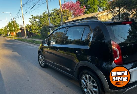 Autos - Volkswagen Cross Up 2017 Nafta 133000Km - En Venta