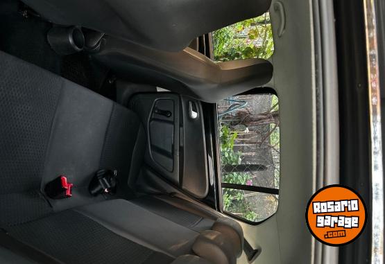 Autos - Volkswagen Cross Up 2017 Nafta 133000Km - En Venta