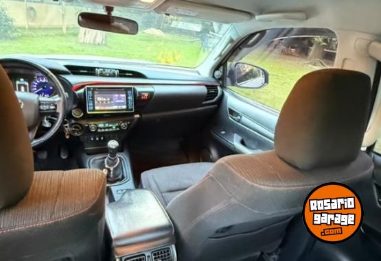 Camionetas - Toyota Hilux 2019 Diesel 170000Km - En Venta