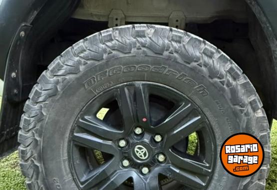Camionetas - Toyota Hilux 2019 Diesel 170000Km - En Venta