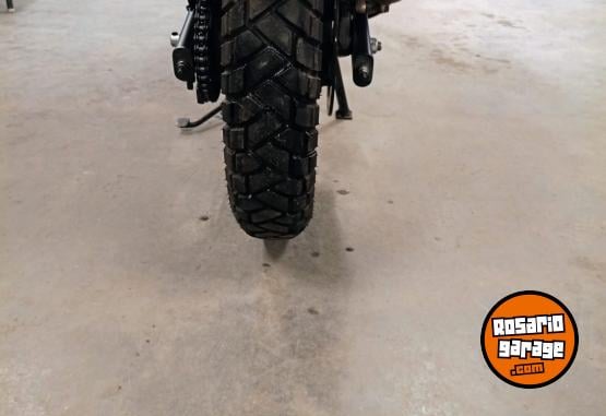 Motos - Royal Enfield Himalayan 2023 Nafta 28300Km - En Venta