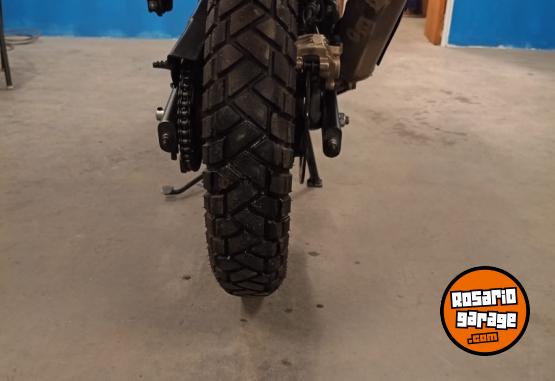 Motos - Royal Enfield Himalayan 2023 Nafta 28300Km - En Venta