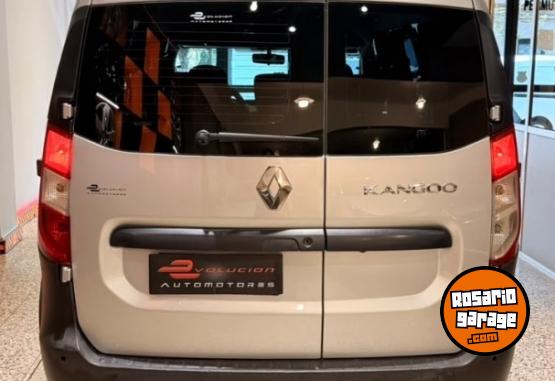 Utilitarios - Renault Kangoo II Stepway 2023 GNC 95000Km - En Venta