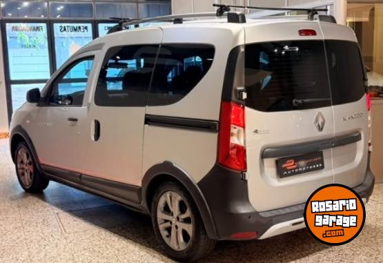 Utilitarios - Renault Kangoo II Stepway 2023 GNC 95000Km - En Venta