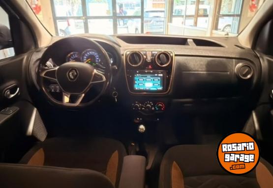 Utilitarios - Renault Kangoo II Stepway 2023 GNC 95000Km - En Venta