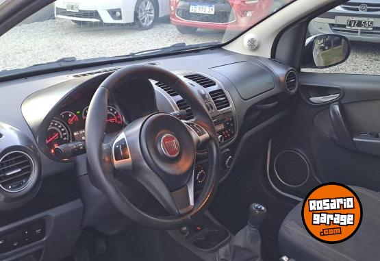 Autos - Fiat Nuevo palio 1.4 atractive 2017 Nafta 124000Km - En Venta
