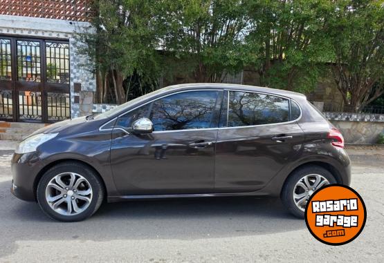 Autos - Peugeot 208 feline 2013 Nafta 94000Km - En Venta