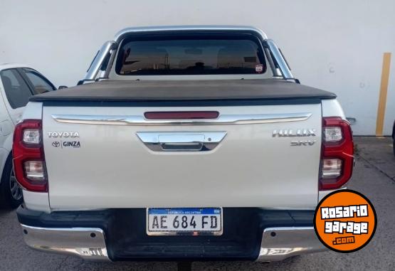 Camionetas - Toyota Hilux SRV 2021 Diesel 30000Km - En Venta