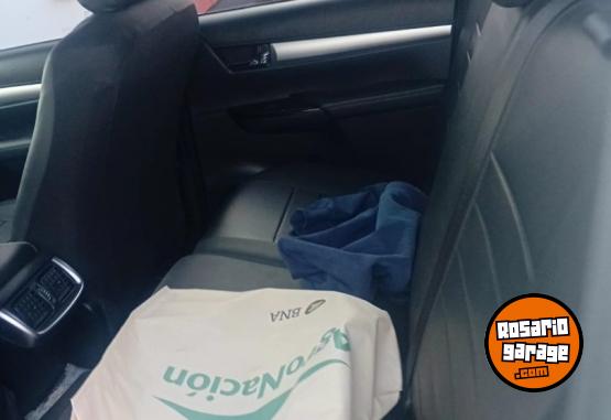 Camionetas - Toyota Hilux SRV 2021 Diesel 30000Km - En Venta