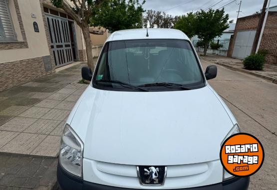 Autos - Peugeot Partner 2015 Nafta 158000Km - En Venta