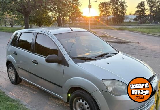 Autos - Ford Fiesta 2004 Nafta 276000Km - En Venta