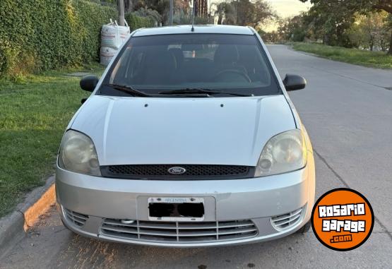 Autos - Ford Fiesta 2004 Nafta 276000Km - En Venta