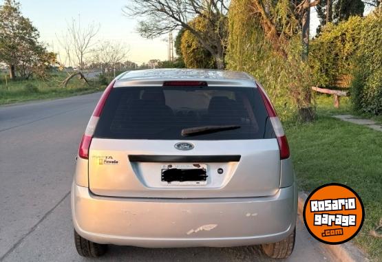 Autos - Ford Fiesta 2004 Nafta 276000Km - En Venta