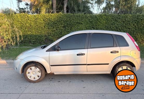 Autos - Ford Fiesta 2004 Nafta 276000Km - En Venta