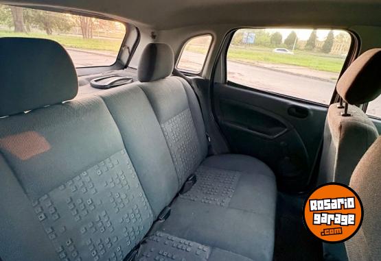 Autos - Ford Fiesta 2004 Nafta 276000Km - En Venta