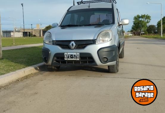 Utilitarios - Renault Kangoo 2014 GNC 230000Km - En Venta