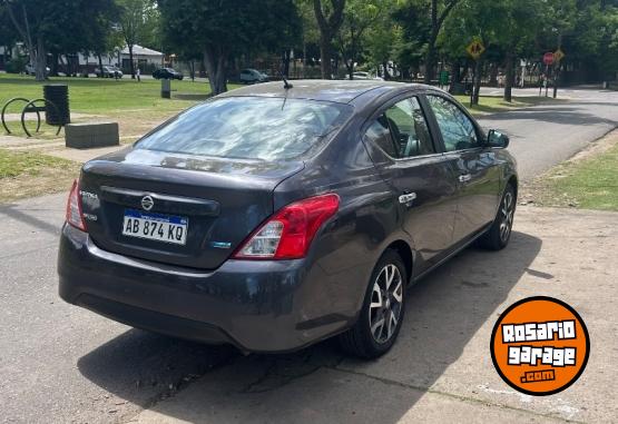 Autos - Nissan Versa 1.6 Exclusive At 2015 Nafta 110000Km - En Venta
