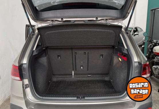 Autos - Volkswagen Taos Comfortline 2025 Nafta 28000Km - En Venta