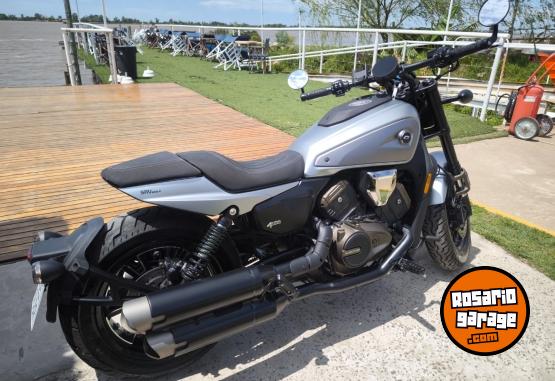 Motos - Qj Motor Srv 2025 Nafta 3030Km - En Venta