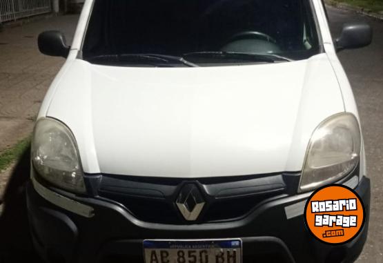 Utilitarios - Renault Kangoo 2017 GNC 220000Km - En Venta