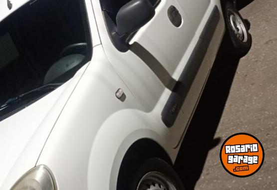 Utilitarios - Renault Kangoo 2017 GNC 220000Km - En Venta