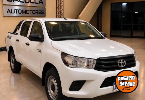 Camionetas - Toyota HILUX DX 4x4 2023 Diesel 56000Km - En Venta