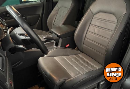 Camionetas - Volkswagen Amarok Highline V6 2023 Diesel 29000Km - En Venta