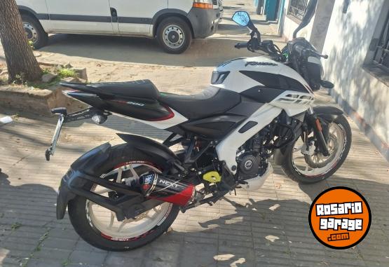 Motos - Bajaj Rouser NS 200 2023 Nafta 17863Km - En Venta