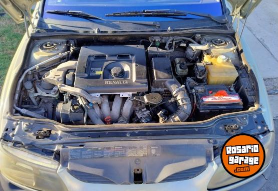 Autos - Renault Laguna 1998 Nafta 260000Km - En Venta