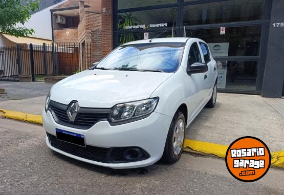 Autos - Renault Sandero Authent+NAVEGADOR 2017 Nafta 92000Km - En Venta