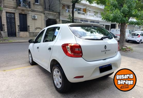 Autos - Renault Sandero Authent+NAVEGADOR 2017 Nafta 92000Km - En Venta