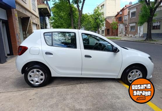 Autos - Renault Sandero Authent+NAVEGADOR 2017 Nafta 92000Km - En Venta