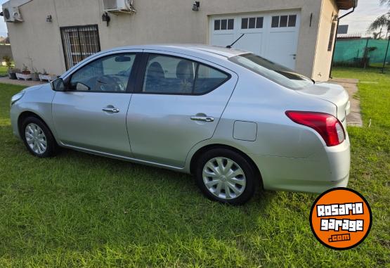 Autos - Nissan Versa Sense Pure Drive 2016 GNC 140000Km - En Venta