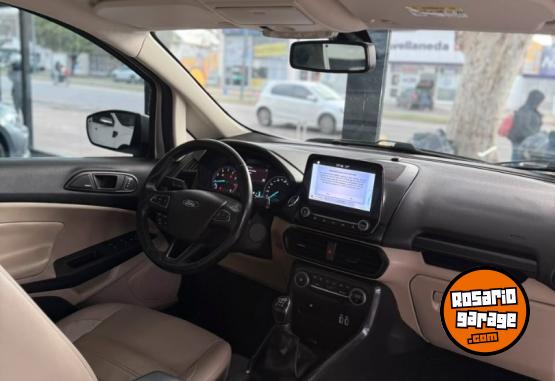 Autos - Ford EcoSport Titanium 2021 Nafta 84000Km - En Venta