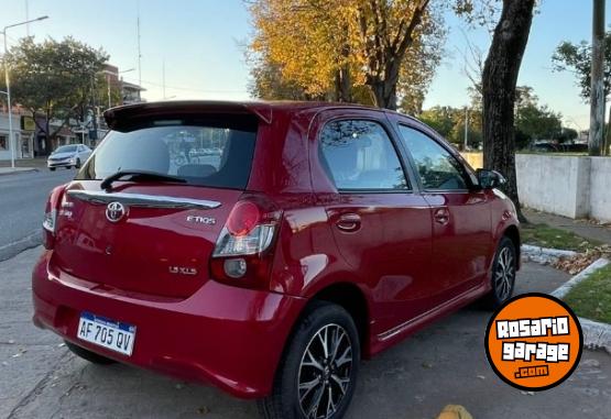 Autos - Toyota Etios XLS MT 2022 Nafta 9500Km - En Venta