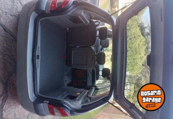 Autos - Renault SCENIC 2010 Nafta 234000Km - En Venta