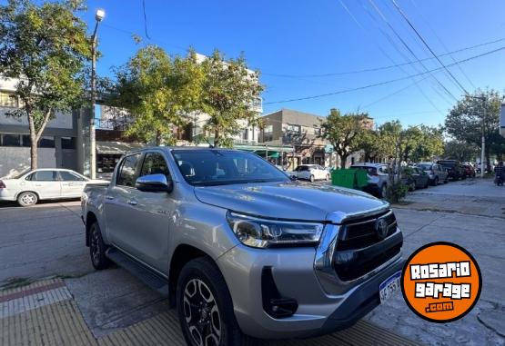 Camionetas - Toyota Hilux Srx 4x4 2023 Diesel 140000Km - En Venta