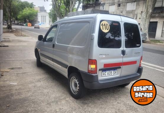 Utilitarios - Peugeot Partner 2018 Diesel 163000Km - En Venta