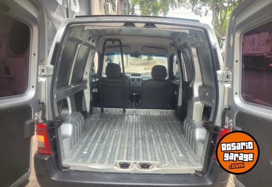 Utilitarios - Peugeot Partner 2018 Diesel 163000Km - En Venta